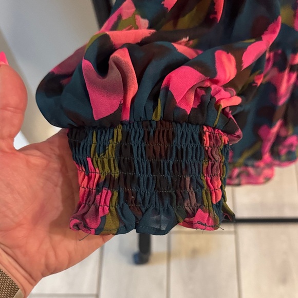 JODIFL Vibrant Floral Blouse - Pink and Black - Picture 4 of 5